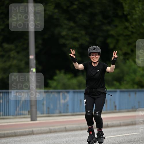 29.06.2025 - hella hamburg halbmarathon Dr. Thomas Lammeyer http://msf.ph/oto/8143903 29.06.2025 09:12:20 Kennedybrücke  meine-sportfotos.de