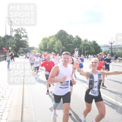 29.06.2025 - hella hamburg halbmarathon Jannik Wohlers http://msf.ph/oto/8143916 29.06.2025 09:52:36 Lombardsbrücke 1012, 1070, 1163, 1176, 1391, 1735, 1782, 2048, 2213, 2233, 2590, 2788, 2970, 3021, 3098, 3304, 3907, 3917, 3928, 4080, 4277, 4691, 4933, 4981, 5132, 5476, 5682, 6081, 6152, 6712, 6716, 7005, 7093, 7147, 7325, 7599, 8145, 8467, 8694, 8704, 8722, 8819, 9081, 9213, 9232, 9374, 9538, 9540, 10208, 10211, 10216, 10251, 10313, 10750, 11153, 11291, 11346, 11469, 11778, 12154, 12534, 12685, 12783, 12966, 13709, 13782, 14351, 14661, 14690, 14849, 15126, 15133, 16414 meine-sportfotos.de