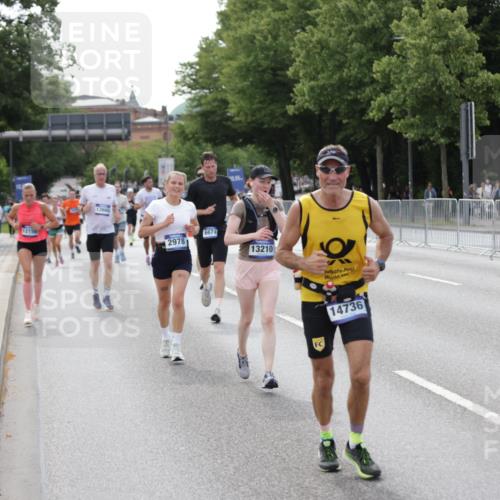 29.06.2025 - hella hamburg halbmarathon Jannik Wohlers http://msf.ph/oto/8143925 29.06.2025 10:08:47 Lombardsbrücke 1147, 1188, 1838, 2978, 5806, 6674, 7453, 9718, 10194, 10819, 11067, 11496, 12156, 13210, 13660, 14736, 17347, 18505 meine-sportfotos.de