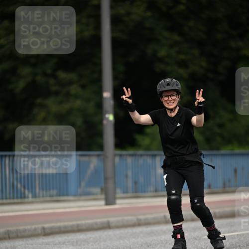 29.06.2025 - hella hamburg halbmarathon Dr. Thomas Lammeyer http://msf.ph/oto/8143941 29.06.2025 09:12:20 Kennedybrücke  meine-sportfotos.de