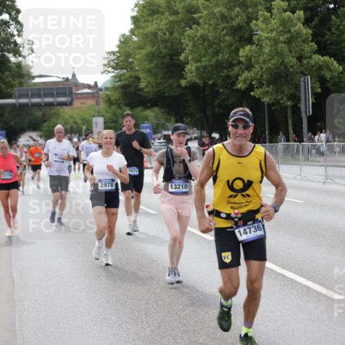 29.06.2025 - hella hamburg halbmarathon Jannik Wohlers http://msf.ph/oto/8143942 29.06.2025 10:08:48 Lombardsbrücke 1147, 1188, 1838, 2978, 5806, 5885, 6674, 7187, 9718, 10194, 10819, 11067, 11496, 12156, 13210, 13660, 14736, 17347, 18505, 18727 meine-sportfotos.de