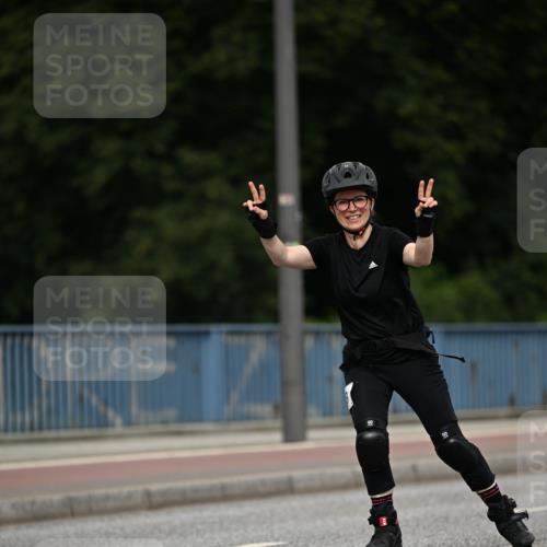 29.06.2025 - hella hamburg halbmarathon Dr. Thomas Lammeyer http://msf.ph/oto/8143946 29.06.2025 09:12:20 Kennedybrücke  meine-sportfotos.de