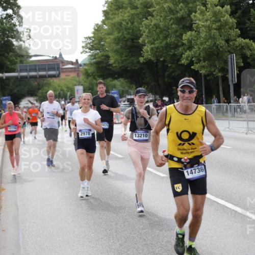29.06.2025 - hella hamburg halbmarathon Jannik Wohlers http://msf.ph/oto/8143947 29.06.2025 10:08:48 Lombardsbrücke 1147, 1188, 1838, 2978, 5806, 5885, 6674, 7187, 9718, 10194, 10819, 11067, 11496, 12156, 13210, 13660, 14736, 17347, 18505, 18727 meine-sportfotos.de