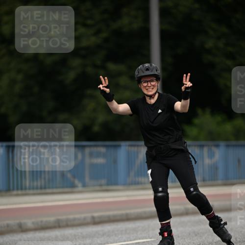 29.06.2025 - hella hamburg halbmarathon Dr. Thomas Lammeyer http://msf.ph/oto/8143948 29.06.2025 09:12:21 Kennedybrücke  meine-sportfotos.de
