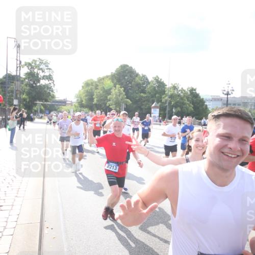 29.06.2025 - hella hamburg halbmarathon Jannik Wohlers http://msf.ph/oto/8143952 29.06.2025 09:52:37 Lombardsbrücke 1012, 1070, 1163, 1391, 1735, 1782, 2048, 2213, 2233, 2590, 2788, 2970, 3021, 3098, 3304, 3907, 3917, 3928, 4277, 4691, 4933, 4981, 4997, 5132, 5476, 5682, 6081, 6152, 6712, 6716, 7005, 7093, 7147, 7325, 7599, 8145, 8467, 8664, 8694, 8704, 8722, 8819, 9081, 9213, 9232, 9374, 9538, 9540, 10208, 10211, 10216, 10251, 10313, 10750, 11094, 11153, 11291, 11346, 11469, 11778, 12154, 12534, 12685, 12783, 12966, 13051, 13709, 13782, 14351, 14661, 14690, 14849, 15126, 15133 meine-sportfotos.de