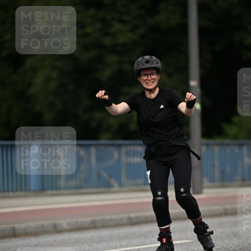 29.06.2025 - hella hamburg halbmarathon Dr. Thomas Lammeyer http://msf.ph/oto/8143954 29.06.2025 09:12:21 Kennedybrücke  meine-sportfotos.de