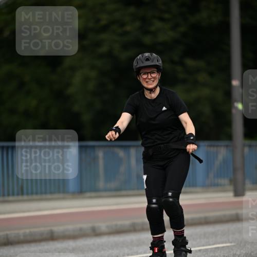 29.06.2025 - hella hamburg halbmarathon Dr. Thomas Lammeyer http://msf.ph/oto/8143958 29.06.2025 09:12:21 Kennedybrücke  meine-sportfotos.de