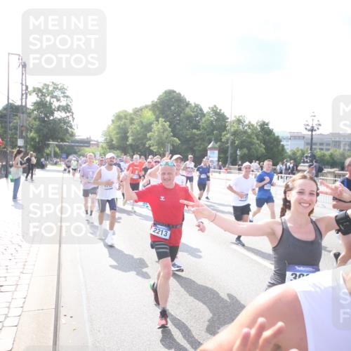 29.06.2025 - hella hamburg halbmarathon Jannik Wohlers http://msf.ph/oto/8143959 29.06.2025 09:52:37 Lombardsbrücke 1012, 1070, 1163, 1391, 1735, 1782, 2048, 2213, 2233, 2590, 2788, 2970, 3021, 3098, 3304, 3907, 3917, 3928, 4277, 4691, 4933, 4981, 4997, 5132, 5476, 5682, 6081, 6152, 6712, 6716, 7005, 7093, 7147, 7325, 7599, 8145, 8467, 8664, 8694, 8704, 8722, 8819, 9081, 9213, 9232, 9374, 9538, 9540, 10208, 10211, 10216, 10251, 10313, 10750, 11094, 11153, 11291, 11346, 11469, 11778, 12154, 12534, 12685, 12783, 12966, 13051, 13709, 13782, 14351, 14661, 14690, 14849, 15126, 15133 meine-sportfotos.de