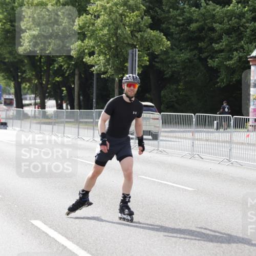 29.06.2025 - hella hamburg halbmarathon Jannik Wohlers http://msf.ph/oto/8143960 29.06.2025 09:07:28 Lombardsbrücke  meine-sportfotos.de