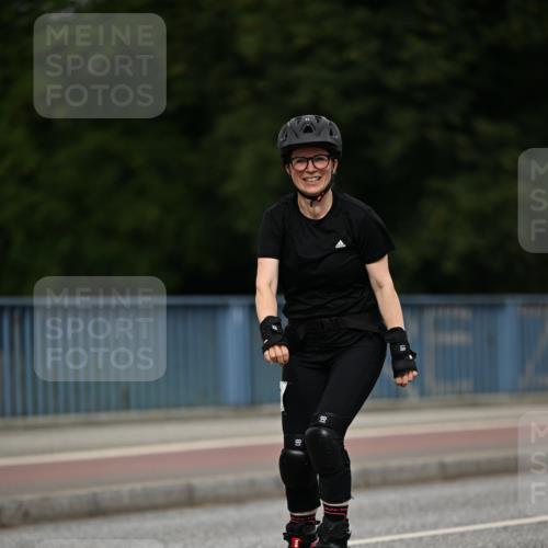 29.06.2025 - hella hamburg halbmarathon Dr. Thomas Lammeyer http://msf.ph/oto/8143962 29.06.2025 09:12:21 Kennedybrücke  meine-sportfotos.de