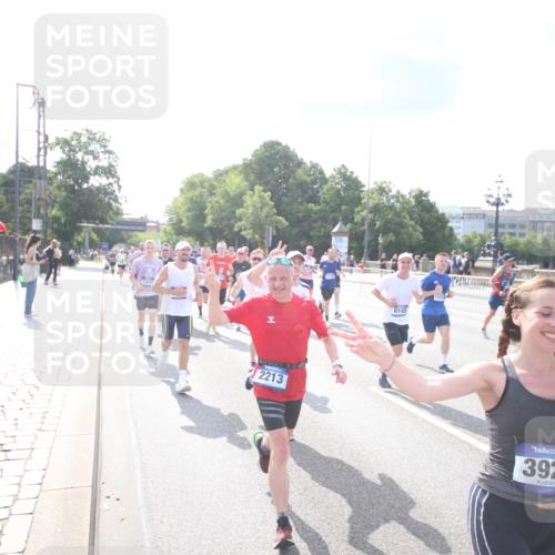 29.06.2025 - hella hamburg halbmarathon Jannik Wohlers http://msf.ph/oto/8143967 29.06.2025 09:52:37 Lombardsbrücke 1012, 1070, 1163, 1391, 1735, 1782, 2048, 2213, 2233, 2590, 2788, 2970, 3021, 3098, 3304, 3907, 3917, 3928, 4277, 4691, 4933, 4981, 4997, 5132, 5476, 5682, 6081, 6152, 6712, 6716, 7005, 7093, 7147, 7325, 7599, 8145, 8467, 8664, 8694, 8704, 8722, 8819, 9081, 9213, 9232, 9374, 9538, 9540, 10208, 10211, 10216, 10251, 10313, 10750, 11094, 11153, 11291, 11346, 11469, 11778, 12154, 12534, 12685, 12783, 12966, 13051, 13709, 13782, 14351, 14661, 14690, 14849, 15126, 15133 meine-sportfotos.de