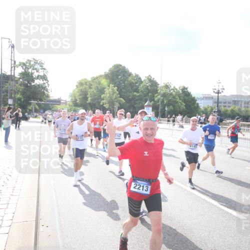 29.06.2025 - hella hamburg halbmarathon Jannik Wohlers http://msf.ph/oto/8143985 29.06.2025 09:52:37 Lombardsbrücke 1012, 1070, 1163, 1391, 1735, 1782, 2048, 2213, 2233, 2590, 2788, 2970, 3021, 3098, 3304, 3907, 3917, 3928, 4277, 4691, 4933, 4981, 4997, 5132, 5476, 5682, 6081, 6152, 6712, 6716, 7005, 7093, 7147, 7325, 7599, 8145, 8467, 8664, 8694, 8704, 8722, 8819, 9081, 9213, 9232, 9374, 9538, 9540, 10208, 10211, 10216, 10251, 10313, 10750, 11094, 11153, 11291, 11346, 11469, 11778, 12154, 12534, 12685, 12783, 12966, 13051, 13709, 13782, 14351, 14661, 14690, 14849, 15126, 15133 meine-sportfotos.de