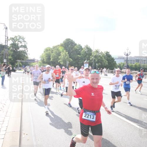 29.06.2025 - hella hamburg halbmarathon Jannik Wohlers http://msf.ph/oto/8143992 29.06.2025 09:52:37 Lombardsbrücke 1012, 1070, 1163, 1391, 1735, 1782, 2048, 2213, 2233, 2590, 2788, 2970, 3021, 3098, 3304, 3907, 3917, 3928, 4277, 4691, 4933, 4981, 4997, 5132, 5476, 5682, 6081, 6152, 6712, 6716, 7005, 7093, 7147, 7325, 7599, 8145, 8467, 8664, 8694, 8704, 8722, 8819, 9081, 9213, 9232, 9374, 9538, 9540, 10208, 10211, 10216, 10251, 10313, 10750, 11094, 11153, 11291, 11346, 11469, 11778, 12154, 12534, 12685, 12783, 12966, 13051, 13709, 13782, 14351, 14661, 14690, 14849, 15126, 15133 meine-sportfotos.de