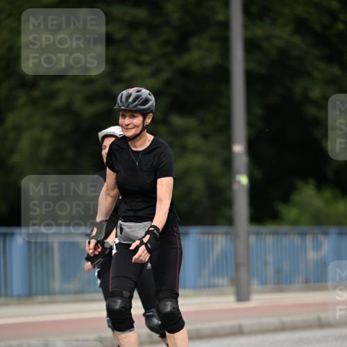 29.06.2025 - hella hamburg halbmarathon Dr. Thomas Lammeyer http://msf.ph/oto/8144026 29.06.2025 09:12:23 Kennedybrücke  meine-sportfotos.de