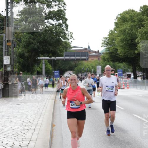 29.06.2025 - hella hamburg halbmarathon Jannik Wohlers http://msf.ph/oto/8144033 29.06.2025 10:08:50 Lombardsbrücke 1147, 1188, 1838, 2978, 4859, 5806, 5885, 6674, 7187, 9718, 10194, 10819, 11067, 11496, 12156, 12862, 13210, 13660, 14736, 17347, 18726, 18727 meine-sportfotos.de