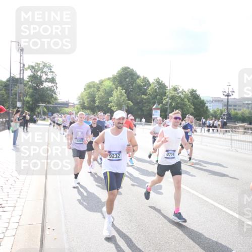 29.06.2025 - hella hamburg halbmarathon Jannik Wohlers http://msf.ph/oto/8144034 29.06.2025 09:52:38 Lombardsbrücke 1012, 1391, 1735, 1782, 2048, 2213, 2233, 2590, 2788, 2970, 3021, 3098, 3304, 3907, 3917, 3928, 4277, 4691, 4933, 4981, 4997, 5132, 5476, 5682, 6081, 6152, 6712, 6716, 7005, 7093, 7147, 7325, 7599, 8145, 8467, 8664, 8694, 8704, 8722, 8819, 9081, 9213, 9232, 9374, 9538, 9540, 9585, 10208, 10211, 10216, 10251, 10313, 10750, 11094, 11153, 11291, 11346, 11469, 11778, 12154, 12534, 12685, 12783, 12966, 13051, 13709, 13782, 14351, 14661, 14690, 15126, 15133 meine-sportfotos.de