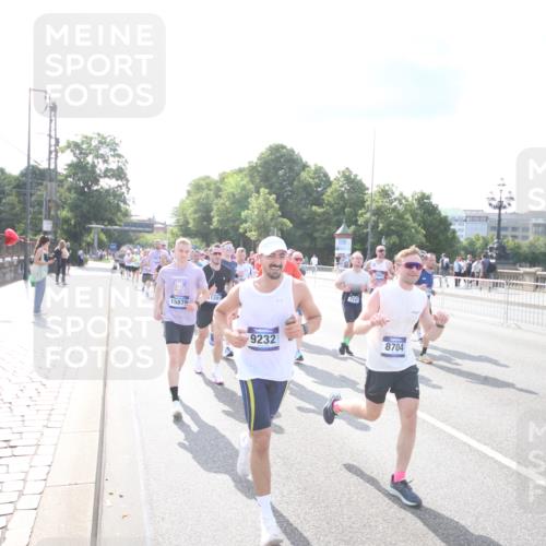 29.06.2025 - hella hamburg halbmarathon Jannik Wohlers http://msf.ph/oto/8144039 29.06.2025 09:52:38 Lombardsbrücke 1012, 1391, 1735, 1782, 2048, 2213, 2233, 2590, 2788, 2970, 3021, 3098, 3304, 3907, 3917, 3928, 4277, 4691, 4933, 4981, 4997, 5132, 5476, 5682, 6081, 6152, 6712, 6716, 7005, 7093, 7147, 7325, 7599, 8145, 8467, 8664, 8694, 8704, 8722, 8819, 9081, 9213, 9232, 9374, 9538, 9540, 9585, 10208, 10211, 10216, 10251, 10313, 10750, 11094, 11153, 11291, 11346, 11469, 11778, 12154, 12534, 12685, 12783, 12966, 13051, 13709, 13782, 14351, 14661, 14690, 15126, 15133 meine-sportfotos.de