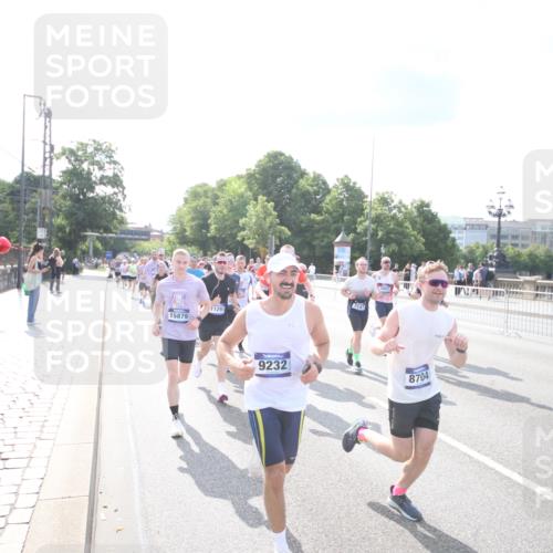 29.06.2025 - hella hamburg halbmarathon Jannik Wohlers http://msf.ph/oto/8144045 29.06.2025 09:52:38 Lombardsbrücke 1012, 1391, 1735, 1782, 2048, 2213, 2233, 2590, 2788, 2970, 3021, 3098, 3304, 3907, 3917, 3928, 4277, 4691, 4933, 4981, 4997, 5132, 5476, 5682, 6081, 6152, 6712, 6716, 7005, 7093, 7147, 7325, 7599, 8145, 8467, 8664, 8694, 8704, 8722, 8819, 9081, 9213, 9232, 9374, 9538, 9540, 9585, 10208, 10211, 10216, 10251, 10313, 10750, 11094, 11153, 11291, 11346, 11469, 11778, 12154, 12534, 12685, 12783, 12966, 13051, 13709, 13782, 14351, 14661, 14690, 15126, 15133 meine-sportfotos.de