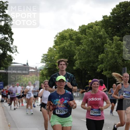 29.06.2025 - hella hamburg halbmarathon Jannik Wohlers http://msf.ph/oto/8144069 29.06.2025 10:46:07 Lombardsbrücke 1371, 1375, 1608, 1837, 2500, 2697, 3469, 3734, 4355, 4448, 4604, 6124, 6161, 7303, 7364, 7368, 7374, 7767, 8477, 8551, 8700, 9691, 10153, 10230, 12333, 12522, 13076, 13122, 13213, 13449, 13969, 14250, 14261, 14473, 15305, 15683, 15852, 16218, 16717, 16882, 16912, 16987, 17006, 17419, 17459, 17633, 17704, 17936, 18458 meine-sportfotos.de