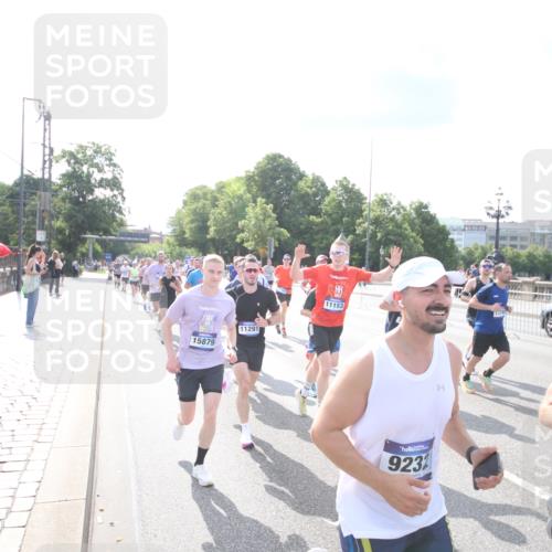 29.06.2025 - hella hamburg halbmarathon Jannik Wohlers http://msf.ph/oto/8144070 29.06.2025 09:52:38 Lombardsbrücke 1012, 1391, 1735, 1782, 2048, 2213, 2233, 2590, 2788, 2970, 3021, 3098, 3304, 3907, 3917, 3928, 4277, 4691, 4933, 4981, 4997, 5132, 5476, 5682, 6081, 6152, 6712, 6716, 7005, 7093, 7147, 7325, 7599, 8145, 8467, 8664, 8694, 8704, 8722, 8819, 9081, 9213, 9232, 9374, 9538, 9540, 9585, 10208, 10211, 10216, 10251, 10313, 10750, 11094, 11153, 11291, 11346, 11469, 11778, 12154, 12534, 12685, 12783, 12966, 13051, 13709, 13782, 14351, 14661, 14690, 15126, 15133 meine-sportfotos.de