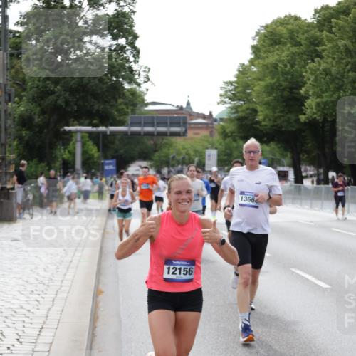 29.06.2025 - hella hamburg halbmarathon Jannik Wohlers http://msf.ph/oto/8144072 29.06.2025 10:08:51 Lombardsbrücke 1147, 1188, 1838, 2978, 4859, 5806, 5885, 6674, 7187, 9718, 10194, 10819, 11067, 11496, 12156, 12862, 13210, 13660, 14736, 17347, 18726, 18727 meine-sportfotos.de