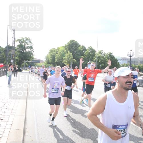 29.06.2025 - hella hamburg halbmarathon Jannik Wohlers http://msf.ph/oto/8144075 29.06.2025 09:52:38 Lombardsbrücke 1012, 1391, 1735, 1782, 2048, 2213, 2233, 2590, 2788, 2970, 3021, 3098, 3304, 3907, 3917, 3928, 4277, 4691, 4933, 4981, 4997, 5132, 5476, 5682, 6081, 6152, 6712, 6716, 7005, 7093, 7147, 7325, 7599, 8145, 8467, 8664, 8694, 8704, 8722, 8819, 9081, 9213, 9232, 9374, 9538, 9540, 9585, 10208, 10211, 10216, 10251, 10313, 10750, 11094, 11153, 11291, 11346, 11469, 11778, 12154, 12534, 12685, 12783, 12966, 13051, 13709, 13782, 14351, 14661, 14690, 15126, 15133 meine-sportfotos.de