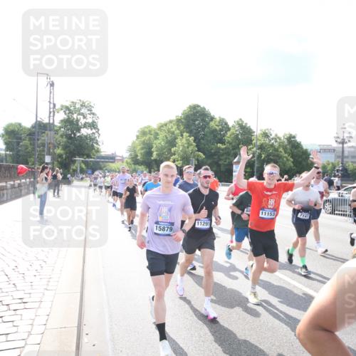 29.06.2025 - hella hamburg halbmarathon Jannik Wohlers http://msf.ph/oto/8144085 29.06.2025 09:52:39 Lombardsbrücke 1012, 1391, 1735, 1782, 2048, 2213, 2233, 2234, 2590, 2788, 2970, 3021, 3098, 3304, 3907, 3917, 3928, 4981, 4997, 5132, 5476, 5682, 6081, 6152, 6712, 6716, 7005, 7093, 7147, 8063, 8145, 8467, 8664, 8694, 8704, 8722, 8819, 9081, 9232, 9374, 9538, 9540, 9585, 10208, 10211, 10216, 10313, 10750, 11094, 11153, 11291, 11346, 11469, 11778, 12154, 12534, 12685, 12783, 12966, 13015, 13051, 13709, 13782, 14351, 14661, 14690, 15126, 15133 meine-sportfotos.de