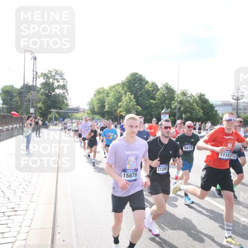 29.06.2025 - hella hamburg halbmarathon Jannik Wohlers http://msf.ph/oto/8144101 29.06.2025 09:52:39 Lombardsbrücke 1012, 1391, 1735, 1782, 2048, 2213, 2233, 2234, 2590, 2788, 2970, 3021, 3098, 3304, 3907, 3917, 3928, 4981, 4997, 5132, 5476, 5682, 6081, 6152, 6712, 6716, 7005, 7093, 7147, 8063, 8145, 8467, 8664, 8694, 8704, 8722, 8819, 9081, 9232, 9374, 9538, 9540, 9585, 10208, 10211, 10216, 10313, 10750, 11094, 11153, 11291, 11346, 11469, 11778, 12154, 12534, 12685, 12783, 12966, 13015, 13051, 13709, 13782, 14351, 14661, 14690, 15126, 15133 meine-sportfotos.de