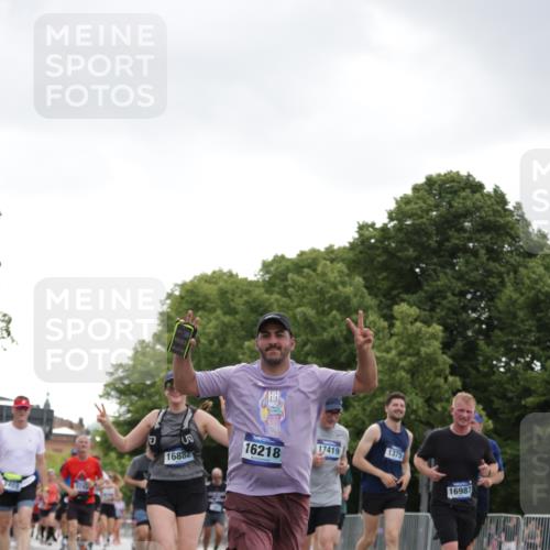 29.06.2025 - hella hamburg halbmarathon Jannik Wohlers http://msf.ph/oto/8144109 29.06.2025 10:46:15 Lombardsbrücke 1371, 1375, 1608, 1837, 1999, 2162, 2697, 3277, 3406, 3407, 3469, 3734, 4202, 4296, 4342, 4355, 4604, 5700, 6124, 6161, 6740, 7303, 7412, 7767, 7827, 8477, 8551, 9243, 9691, 10230, 10591, 13076, 13449, 13969, 14011, 14261, 14473, 15305, 15852, 16218, 16882, 16987, 17419, 17459, 17633, 18458, 18881, 18924 meine-sportfotos.de