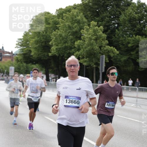 29.06.2025 - hella hamburg halbmarathon Jannik Wohlers http://msf.ph/oto/8144117 29.06.2025 10:08:53 Lombardsbrücke 1147, 1188, 1838, 2978, 4859, 5806, 5885, 6674, 7187, 9718, 10194, 10819, 11067, 11496, 12156, 12862, 13210, 13660, 14736, 17347, 18726, 18727, 19166 meine-sportfotos.de