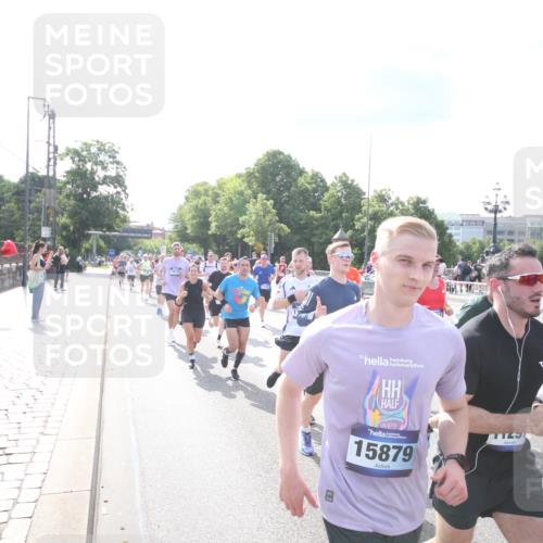 29.06.2025 - hella hamburg halbmarathon Jannik Wohlers http://msf.ph/oto/8144134 29.06.2025 09:52:39 Lombardsbrücke 1012, 1391, 1735, 1782, 2048, 2213, 2233, 2234, 2590, 2788, 2970, 3021, 3098, 3304, 3907, 3917, 3928, 4981, 4997, 5132, 5476, 5682, 6081, 6152, 6712, 6716, 7005, 7093, 7147, 8063, 8145, 8467, 8664, 8694, 8704, 8722, 8819, 9081, 9232, 9374, 9538, 9540, 9585, 10208, 10211, 10216, 10313, 10750, 11094, 11153, 11291, 11346, 11469, 11778, 12154, 12534, 12685, 12783, 12966, 13015, 13051, 13709, 13782, 14351, 14661, 14690, 15126, 15133 meine-sportfotos.de