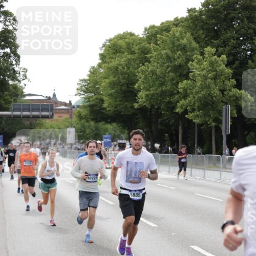 29.06.2025 - hella hamburg halbmarathon Jannik Wohlers http://msf.ph/oto/8144135 29.06.2025 10:08:53 Lombardsbrücke 1147, 1188, 1838, 2978, 4859, 5806, 5885, 6674, 7187, 9718, 10194, 10819, 11067, 11496, 12156, 12862, 13210, 13660, 14736, 17347, 18726, 18727, 19166 meine-sportfotos.de