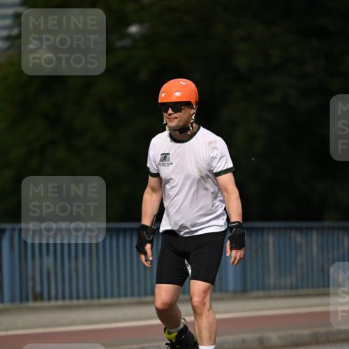 29.06.2025 - hella hamburg halbmarathon Dr. Thomas Lammeyer http://msf.ph/oto/8144185 29.06.2025 09:12:44 Kennedybrücke  meine-sportfotos.de