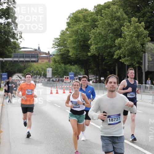 29.06.2025 - hella hamburg halbmarathon Jannik Wohlers http://msf.ph/oto/8144194 29.06.2025 10:08:55 Lombardsbrücke 1147, 1188, 1838, 2978, 4859, 5806, 5885, 6674, 7187, 9718, 10194, 10819, 11067, 11496, 12156, 12862, 13210, 13660, 14736, 15697, 17347, 18726, 18727, 19166 meine-sportfotos.de