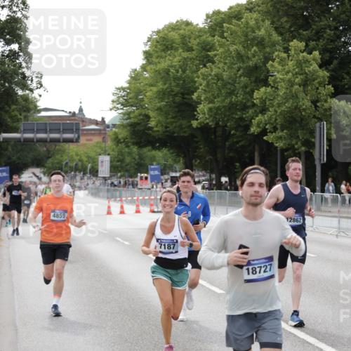 29.06.2025 - hella hamburg halbmarathon Jannik Wohlers http://msf.ph/oto/8144199 29.06.2025 10:08:55 Lombardsbrücke 1147, 1188, 1838, 2978, 4859, 5806, 5885, 6674, 7187, 9718, 10194, 10819, 11067, 11496, 12156, 12862, 13210, 13660, 14736, 15697, 17347, 18726, 18727, 19166 meine-sportfotos.de