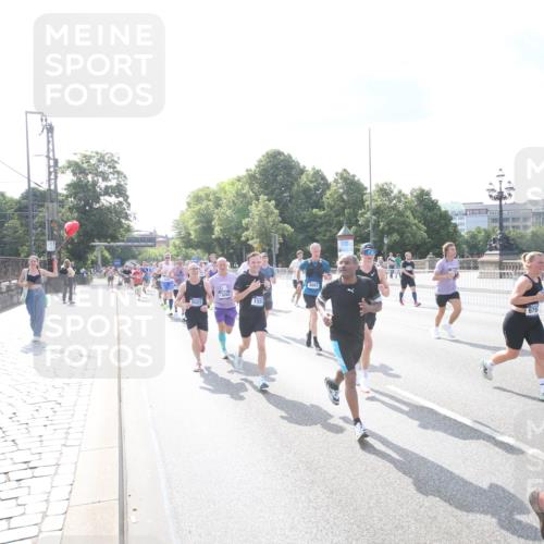 29.06.2025 - hella hamburg halbmarathon Jannik Wohlers http://msf.ph/oto/8144203 29.06.2025 09:52:55 Lombardsbrücke 1012, 1466, 1558, 1735, 1750, 1759, 2234, 2365, 2402, 2623, 4091, 4553, 4997, 5022, 5132, 5623, 5624, 5692, 6081, 6203, 6375, 6460, 6712, 7204, 7322, 7450, 7765, 8063, 8664, 9126, 9303, 9305, 9534, 9544, 9585, 9794, 10246, 10789, 11094, 11283, 11648, 11858, 12035, 12154, 12643, 12685, 12966, 13015, 13051, 13303, 13450, 13690, 14275, 14351, 14794, 15629, 15651, 15803, 15900, 16105, 16333, 16617, 16685, 16725, 17718, 17729 meine-sportfotos.de