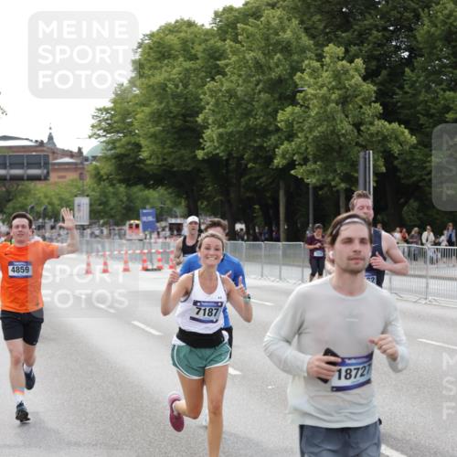 29.06.2025 - hella hamburg halbmarathon Jannik Wohlers http://msf.ph/oto/8144226 29.06.2025 10:08:56 Lombardsbrücke 1188, 1838, 2978, 4859, 5806, 5885, 6674, 7187, 9718, 9988, 10194, 10819, 11067, 12156, 12862, 13210, 13660, 14736, 15697, 16688, 17347, 18726, 18727, 19166 meine-sportfotos.de