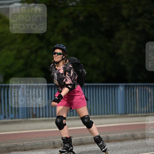 29.06.2025 - hella hamburg halbmarathon Dr. Thomas Lammeyer http://msf.ph/oto/8144227 29.06.2025 09:12:46 Kennedybrücke  meine-sportfotos.de