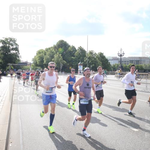 29.06.2025 - hella hamburg halbmarathon Jannik Wohlers http://msf.ph/oto/8144286 29.06.2025 09:52:58 Lombardsbrücke 1466, 1558, 1750, 1759, 2234, 2365, 2402, 2623, 3146, 4091, 4310, 4553, 4997, 5022, 5460, 5623, 5624, 5692, 6203, 6282, 6375, 6460, 7204, 7322, 7450, 7765, 8063, 8664, 9126, 9200, 9303, 9305, 9534, 9544, 9585, 9794, 10246, 10789, 11094, 11283, 11648, 11858, 12035, 12643, 13015, 13051, 13303, 13450, 13690, 14034, 14200, 14275, 14464, 14794, 15519, 15629, 15651, 15803, 15900, 16105, 16286, 16333, 16617, 16685, 16725, 17718, 17729 meine-sportfotos.de