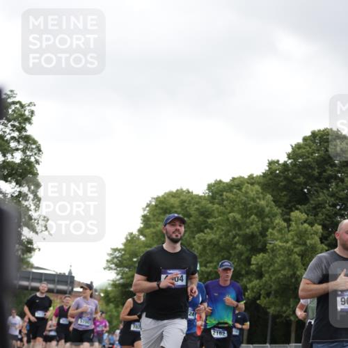 29.06.2025 - hella hamburg halbmarathon Jannik Wohlers http://msf.ph/oto/8144299 29.06.2025 10:46:21 Lombardsbrücke 1363, 1371, 1375, 1720, 1999, 2162, 2320, 3277, 3406, 3407, 3469, 3734, 3823, 4202, 4296, 4342, 4355, 4604, 5700, 6740, 7412, 7767, 7827, 8477, 8553, 9092, 9243, 9691, 9743, 10230, 10514, 10515, 10591, 12140, 13195, 13756, 13757, 13885, 13969, 14011, 14181, 14261, 14891, 15852, 16882, 16987, 17419, 17459, 18315, 18881, 18924, 18950 meine-sportfotos.de