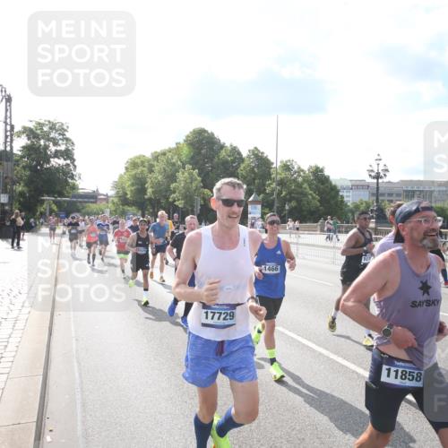 29.06.2025 - hella hamburg halbmarathon Jannik Wohlers http://msf.ph/oto/8144301 29.06.2025 09:52:59 Lombardsbrücke 1466, 1558, 1750, 1759, 2234, 2365, 2402, 2623, 3146, 4091, 4310, 4553, 5022, 5460, 5623, 5624, 5692, 6203, 6282, 6375, 6460, 7204, 7322, 7450, 7765, 8063, 9126, 9200, 9303, 9305, 9534, 9544, 9585, 9794, 10246, 10789, 11283, 11648, 11858, 12035, 12643, 13009, 13015, 13303, 13450, 13690, 14034, 14200, 14275, 14464, 14794, 15519, 15629, 15651, 15803, 15900, 16105, 16286, 16333, 16617, 16685, 16725, 17718, 17729 meine-sportfotos.de