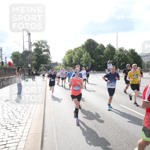 29.06.2025 - hella hamburg halbmarathon Jannik Wohlers http://msf.ph/oto/8144317 29.06.2025 09:53:02 Lombardsbrücke 1466, 1558, 1750, 1759, 2365, 2402, 2623, 3146, 3414, 4091, 4310, 4553, 5022, 5460, 5623, 5624, 5692, 6071, 6203, 6282, 6375, 6460, 6903, 7204, 7322, 7450, 7765, 9126, 9200, 9303, 9305, 9534, 9544, 9794, 9965, 10246, 10789, 11283, 11648, 11858, 12035, 12643, 13009, 13303, 13450, 13690, 14034, 14200, 14275, 14464, 14794, 15519, 15629, 15803, 15900, 16105, 16286, 16333, 16617, 16685, 16725, 17384, 17718, 17729, 17748, 17960, 18678 meine-sportfotos.de