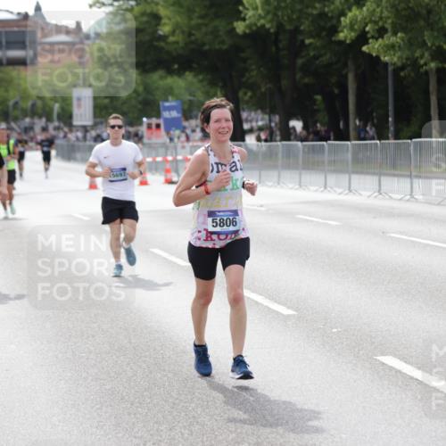 29.06.2025 - hella hamburg halbmarathon Jannik Wohlers http://msf.ph/oto/8144318 29.06.2025 10:08:59 Lombardsbrücke 1483, 1513, 2978, 4859, 5806, 5885, 6674, 7187, 9988, 10194, 12156, 12862, 13210, 13660, 15697, 16688, 18726, 18727, 19166 meine-sportfotos.de