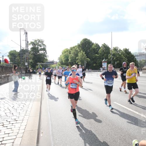 29.06.2025 - hella hamburg halbmarathon Jannik Wohlers http://msf.ph/oto/8144322 29.06.2025 09:53:02 Lombardsbrücke 1466, 1558, 1750, 1759, 2365, 2402, 2623, 3146, 3414, 4091, 4310, 4553, 5022, 5460, 5623, 5624, 5692, 6071, 6203, 6282, 6375, 6460, 6903, 7204, 7322, 7450, 7765, 9126, 9200, 9303, 9305, 9534, 9544, 9794, 9965, 10246, 10789, 11283, 11648, 11858, 12035, 12643, 13009, 13303, 13450, 13690, 14034, 14200, 14275, 14464, 14794, 15519, 15629, 15803, 15900, 16105, 16286, 16333, 16617, 16685, 16725, 17384, 17718, 17729, 17748, 17960, 18678 meine-sportfotos.de