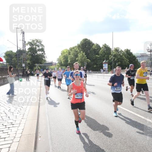 29.06.2025 - hella hamburg halbmarathon Jannik Wohlers http://msf.ph/oto/8144332 29.06.2025 09:53:02 Lombardsbrücke 1466, 1558, 1750, 1759, 2365, 2402, 2623, 3146, 3414, 4091, 4310, 4553, 5022, 5460, 5623, 5624, 5692, 6071, 6203, 6282, 6375, 6460, 6903, 7204, 7322, 7450, 7765, 9126, 9200, 9303, 9305, 9534, 9544, 9794, 9965, 10246, 10789, 11283, 11648, 11858, 12035, 12643, 13009, 13303, 13450, 13690, 14034, 14200, 14275, 14464, 14794, 15519, 15629, 15803, 15900, 16105, 16286, 16333, 16617, 16685, 16725, 17384, 17718, 17729, 17748, 17960, 18678 meine-sportfotos.de