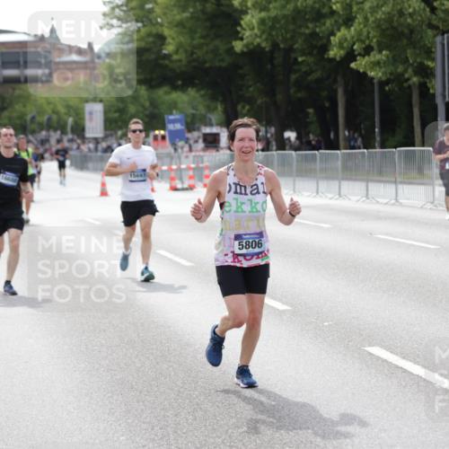 29.06.2025 - hella hamburg halbmarathon Jannik Wohlers http://msf.ph/oto/8144338 29.06.2025 10:08:59 Lombardsbrücke 1483, 1513, 2978, 4859, 5806, 5885, 6674, 7187, 9988, 10194, 12156, 12862, 13210, 13660, 15697, 16688, 18726, 18727, 19166 meine-sportfotos.de