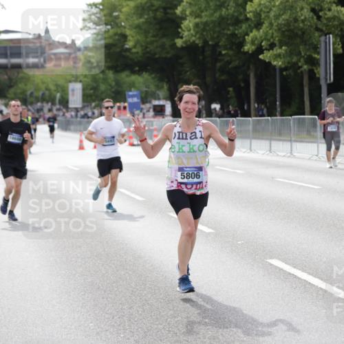 29.06.2025 - hella hamburg halbmarathon Jannik Wohlers http://msf.ph/oto/8144348 29.06.2025 10:09:00 Lombardsbrücke 1483, 1513, 2978, 4859, 5806, 5885, 6674, 7187, 9988, 10194, 12156, 12862, 13210, 13660, 15697, 16688, 18726, 18727, 19166 meine-sportfotos.de