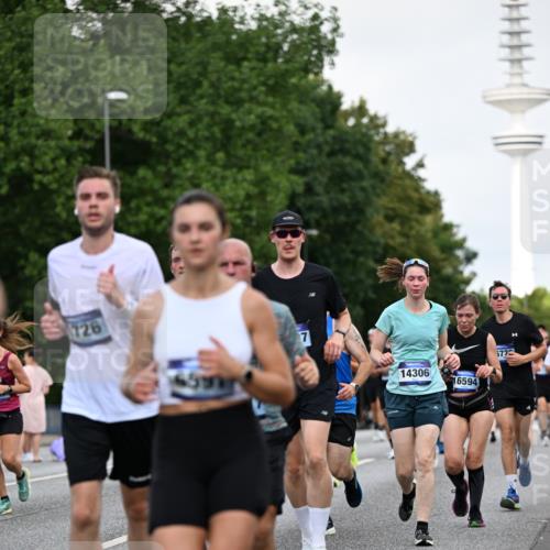 29.06.2025 - hella hamburg halbmarathon Dr. Thomas Lammeyer http://msf.ph/oto/8144352 29.06.2025 10:05:16 Kennedybrücke 1387, 1420, 1526, 1726, 2006, 2091, 2354, 2363, 2490, 2936, 3425, 3625, 3740, 4068, 4238, 4249, 4319, 4370, 4708, 5870, 6087, 6147, 6487, 6531, 6591, 6835, 6924, 7287, 7658, 7757, 7759, 7761, 8030, 8046, 8326, 8691, 8923, 9124, 9932, 10383, 10576, 10705 meine-sportfotos.de
