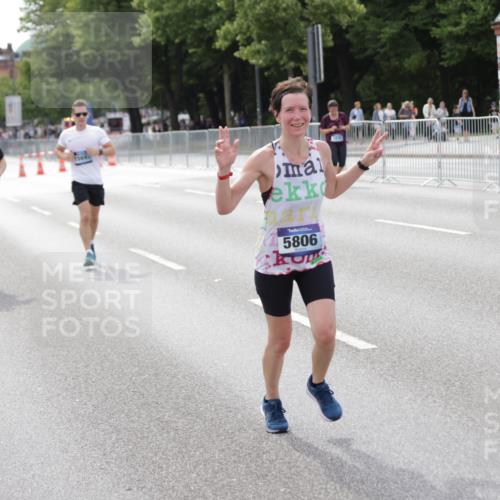 29.06.2025 - hella hamburg halbmarathon Jannik Wohlers http://msf.ph/oto/8144355 29.06.2025 10:09:01 Lombardsbrücke 1483, 1513, 2978, 4859, 5806, 5885, 6674, 7187, 9988, 10194, 12156, 12862, 13210, 13660, 15697, 16688, 18726, 18727, 19166 meine-sportfotos.de