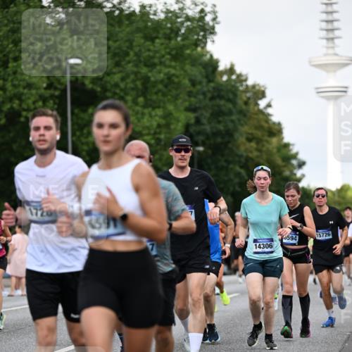 29.06.2025 - hella hamburg halbmarathon Dr. Thomas Lammeyer http://msf.ph/oto/8144360 29.06.2025 10:05:16 Kennedybrücke 1387, 1420, 1526, 1726, 2006, 2091, 2354, 2363, 2490, 2936, 3425, 3625, 3740, 4068, 4238, 4249, 4319, 4370, 4708, 5870, 6087, 6147, 6487, 6531, 6591, 6835, 6924, 7287, 7658, 7757, 7759, 7761, 8030, 8046, 8326, 8691, 8923, 9124, 9932, 10383, 10576, 10705 meine-sportfotos.de
